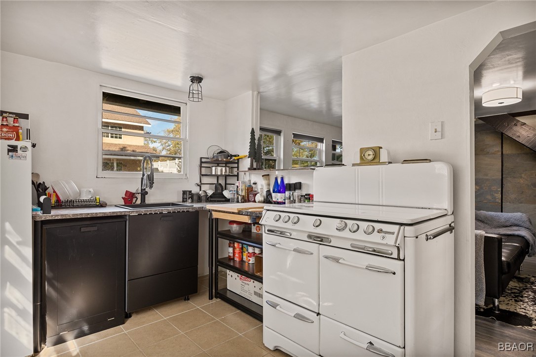 1025 Inspiration Drive Property Photo 4