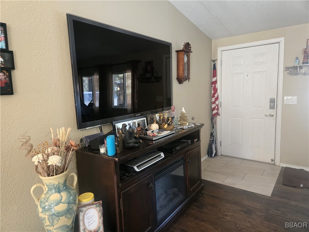 2056 Cedar Pine Lane Property Photo 7