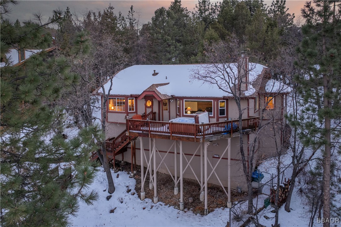 479 Villa Grove Avenue Property Photo 4