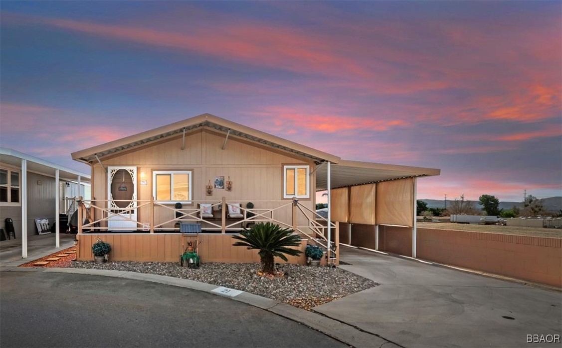 2140 Mentone Boulevard 21 Property Photo 2