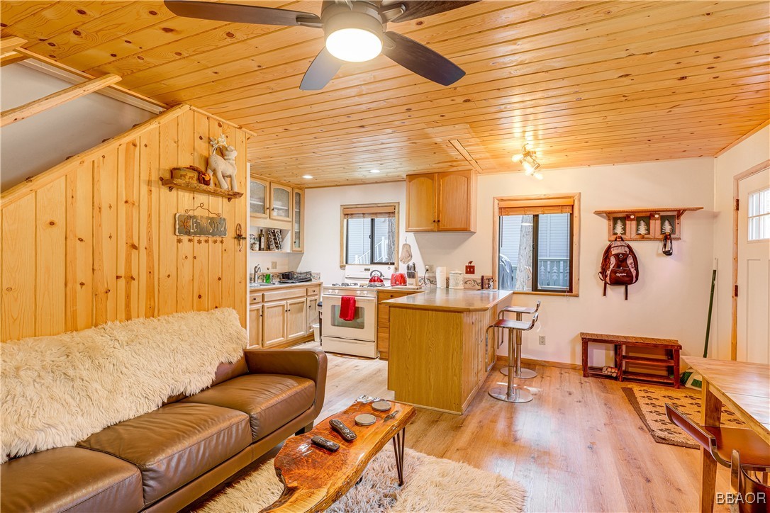 433 Sugarloaf Boulevard Property Photo 8