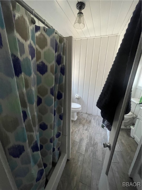 528 Cottage Lane Property Photo 2
