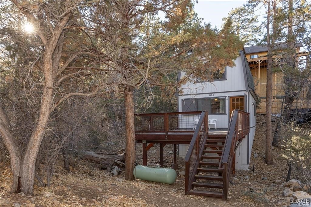 860 Spruce Lane Property Photo 3