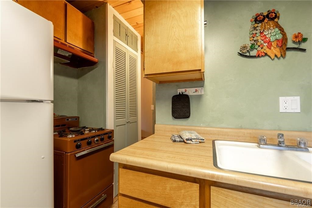 860 Spruce Lane Property Photo 21
