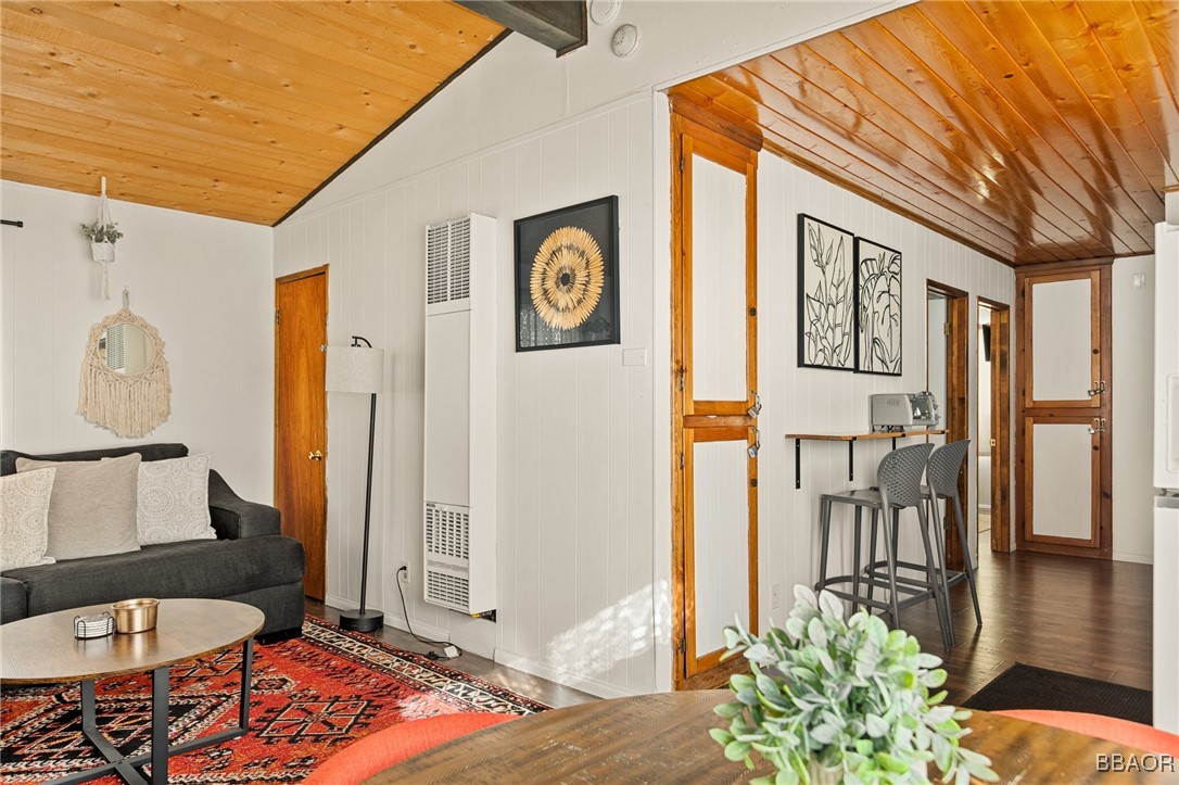 221 Angeles Boulevard Property Photo 10