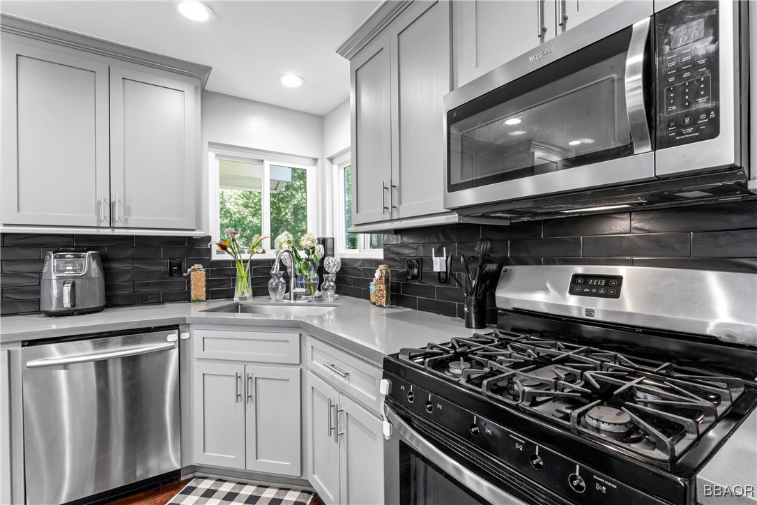 27622 West Shore Road Property Photo 6