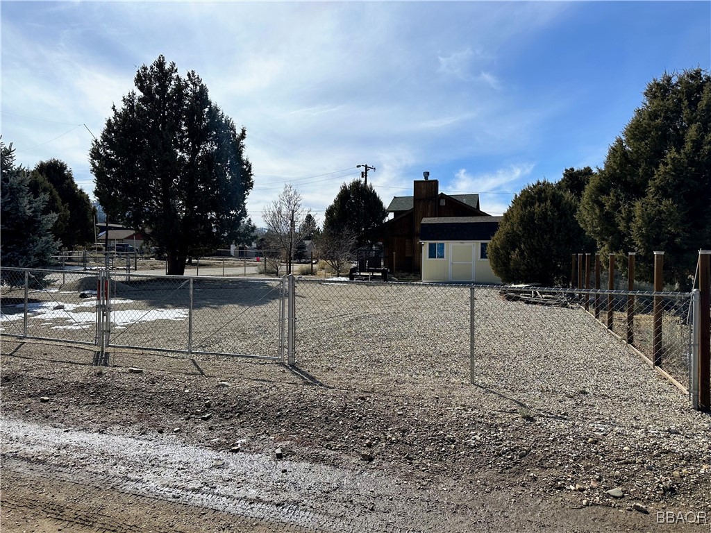 849 Hemlock Lane Property Photo 3