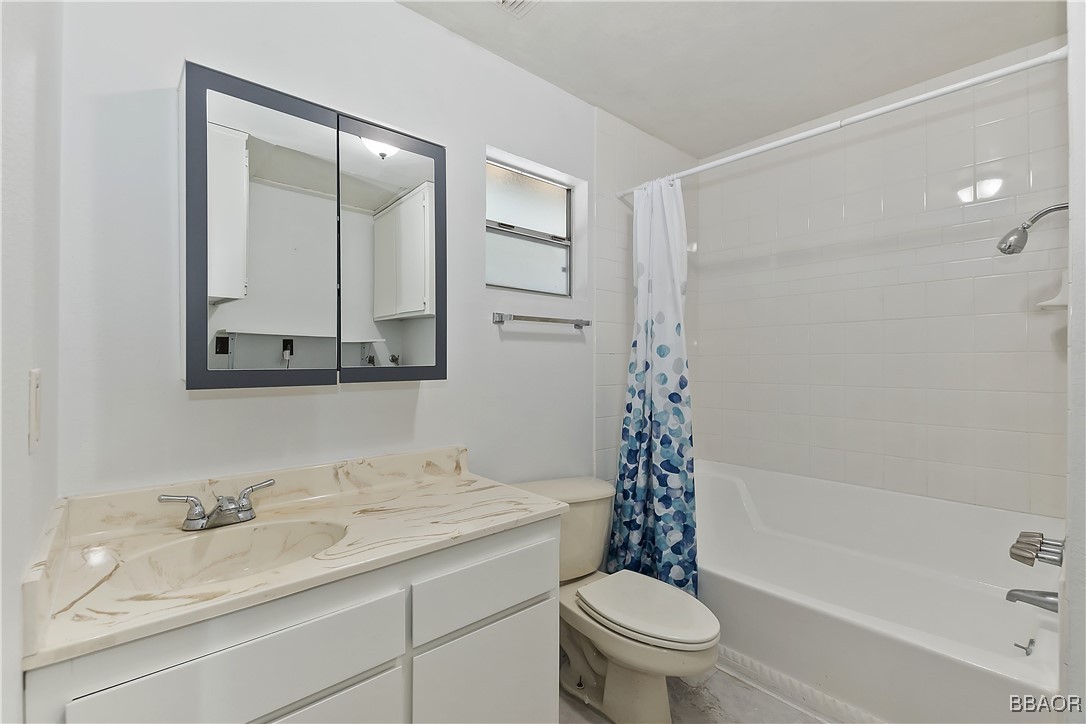 1019 Jungfrau Drive Property Photo 8