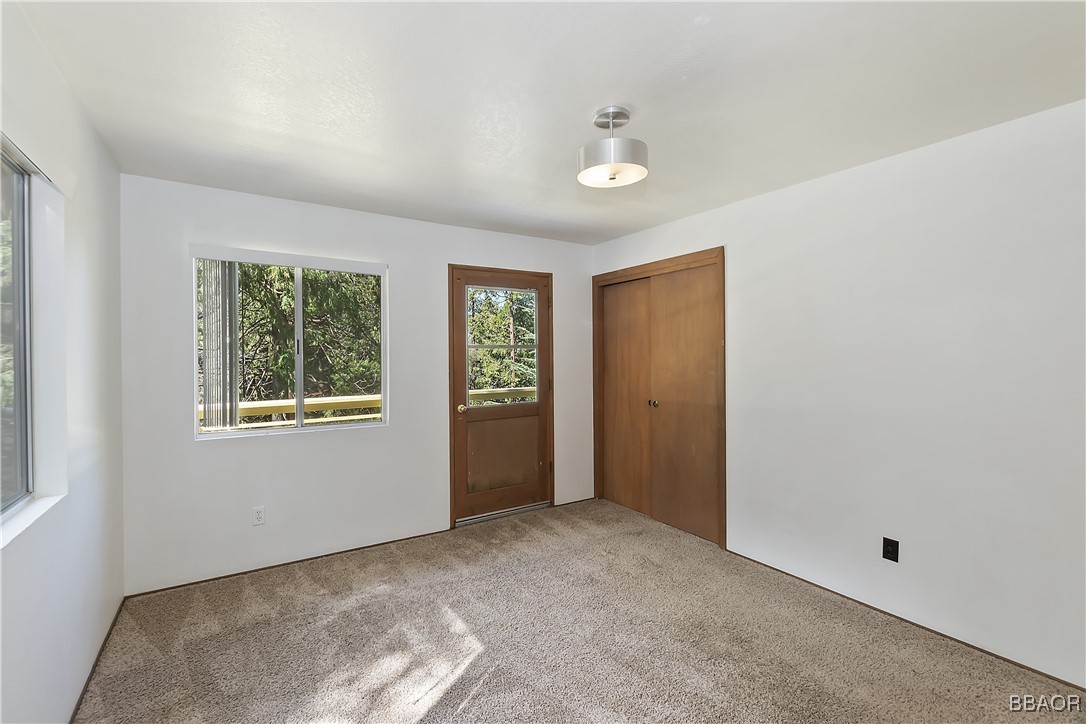1019 Jungfrau Drive Property Photo 32
