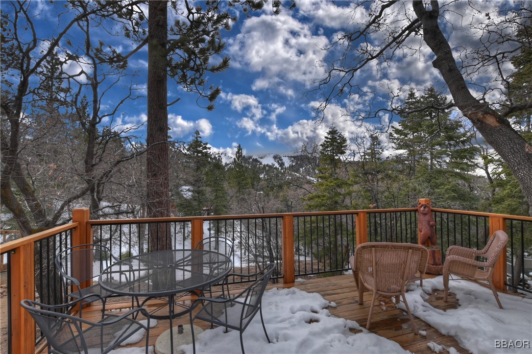 43517 Ridge Crest Drive Property Photo 3