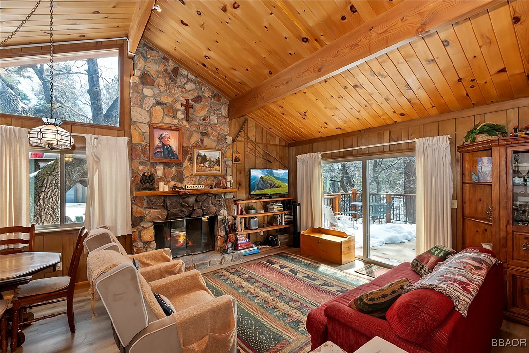 43517 Ridge Crest Drive Property Photo 16