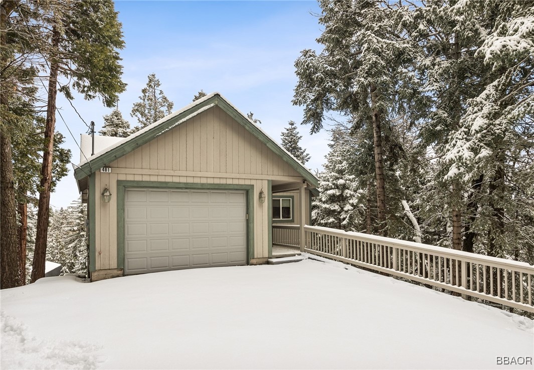 481 Violet Drive Property Photo 3