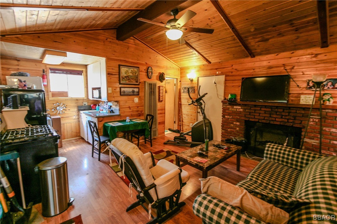 487 Imperial Avenue Property Photo 1