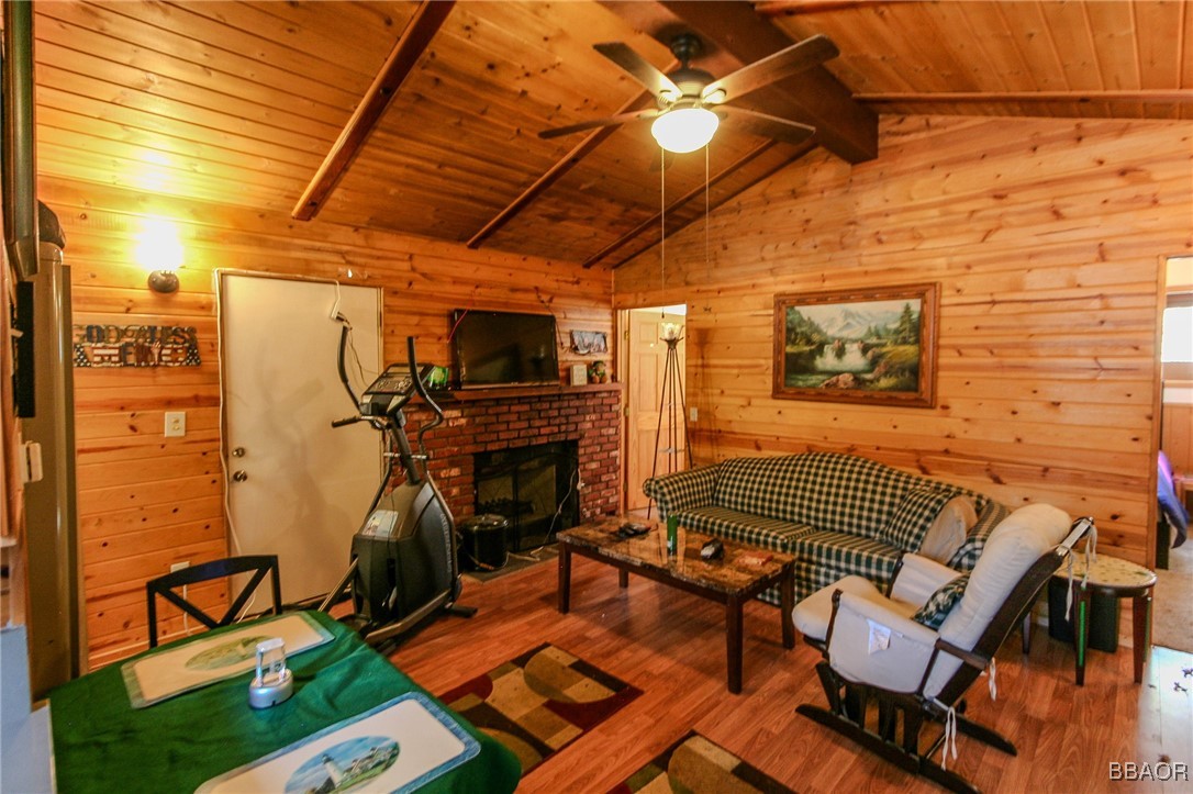 487 Imperial Avenue Property Photo 4