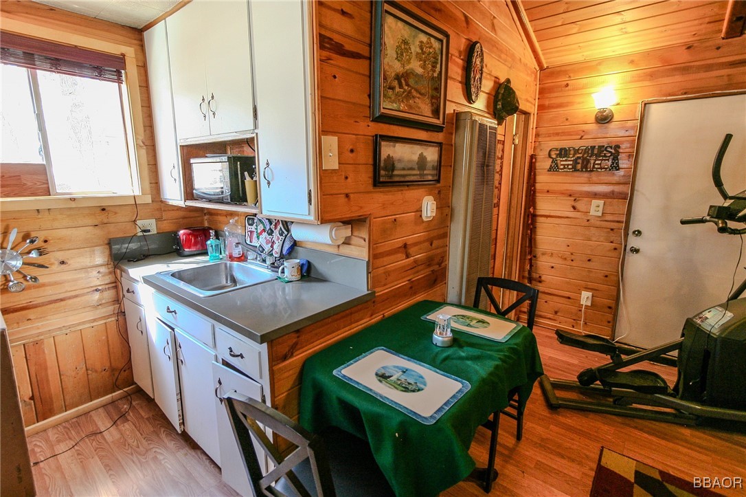 487 Imperial Avenue Property Photo 6
