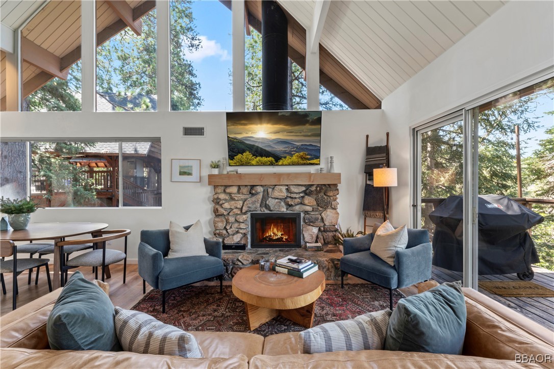 776 Grass Valley Road Property Photo 1