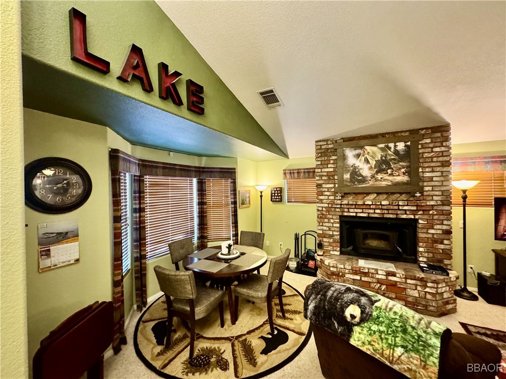 1036 East Fairway Boulevard Property Photo 8