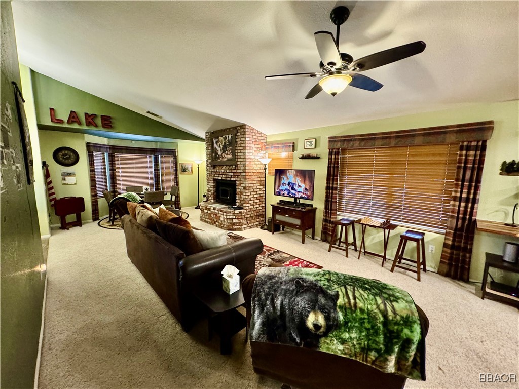 1036 East Fairway Boulevard Property Photo 11