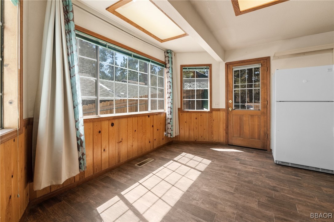 252 Riverside Avenue Property Photo 7