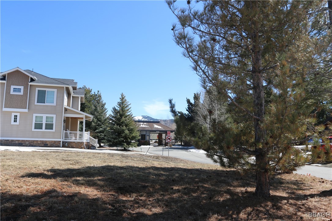 275 Meadow Circle N Property Photo 4