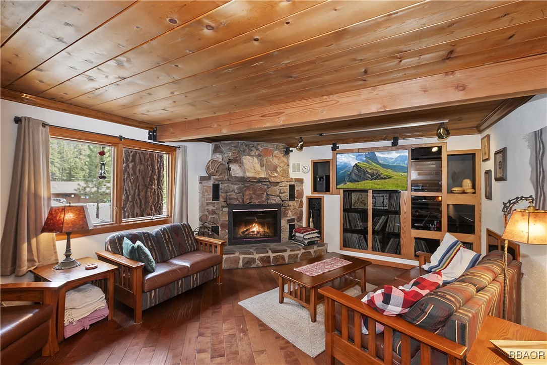39128 North Shore Property Photo 14
