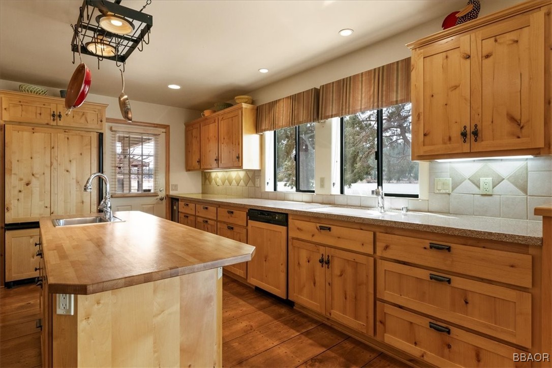 42443 Bear Loop Property Photo 7