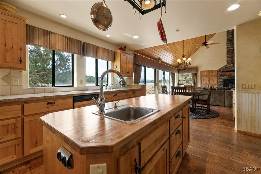42443 Bear Loop Property Photo 10