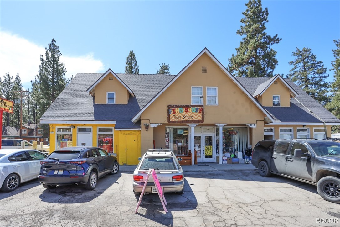 304 West Big Bear Boulevard Property Photo 1