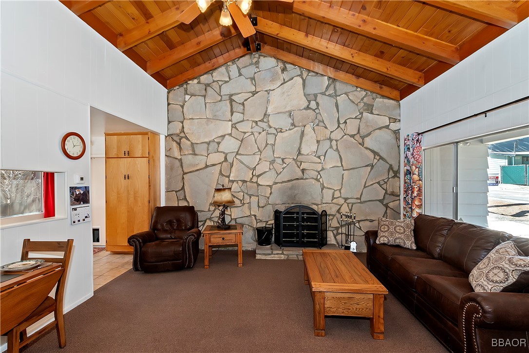 300 East Country Club Boulevard Property Photo 4