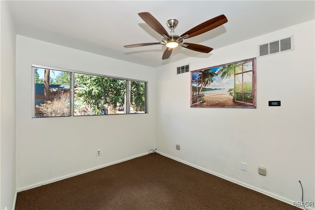 300 East Country Club Boulevard Property Photo 11