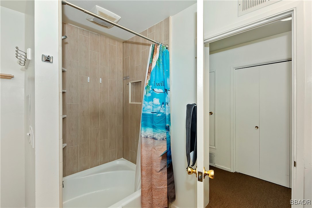 300 East Country Club Boulevard Property Photo 14