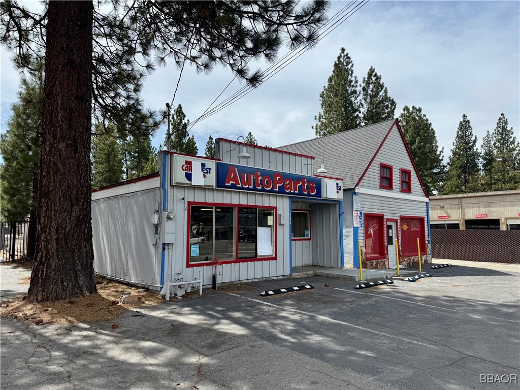 328 West Big Bear Boulevard Property Photo 2