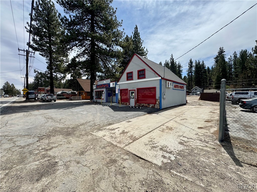 328 West Big Bear Boulevard Property Photo 3