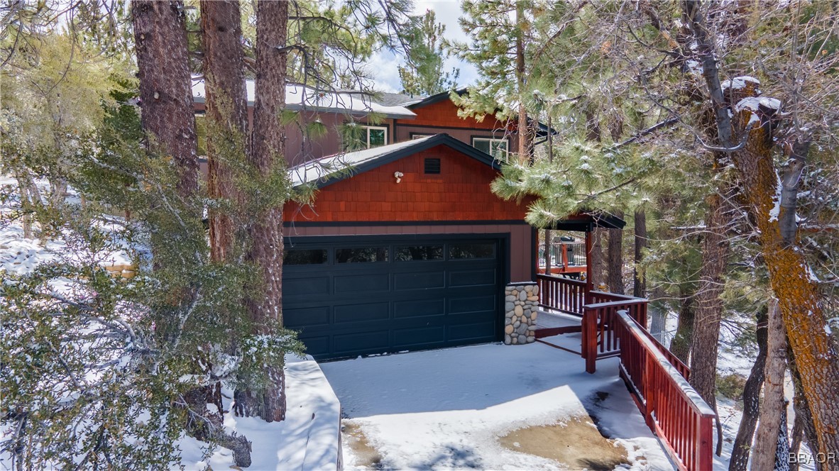620 Villa Grove Avenue Property Photo 1
