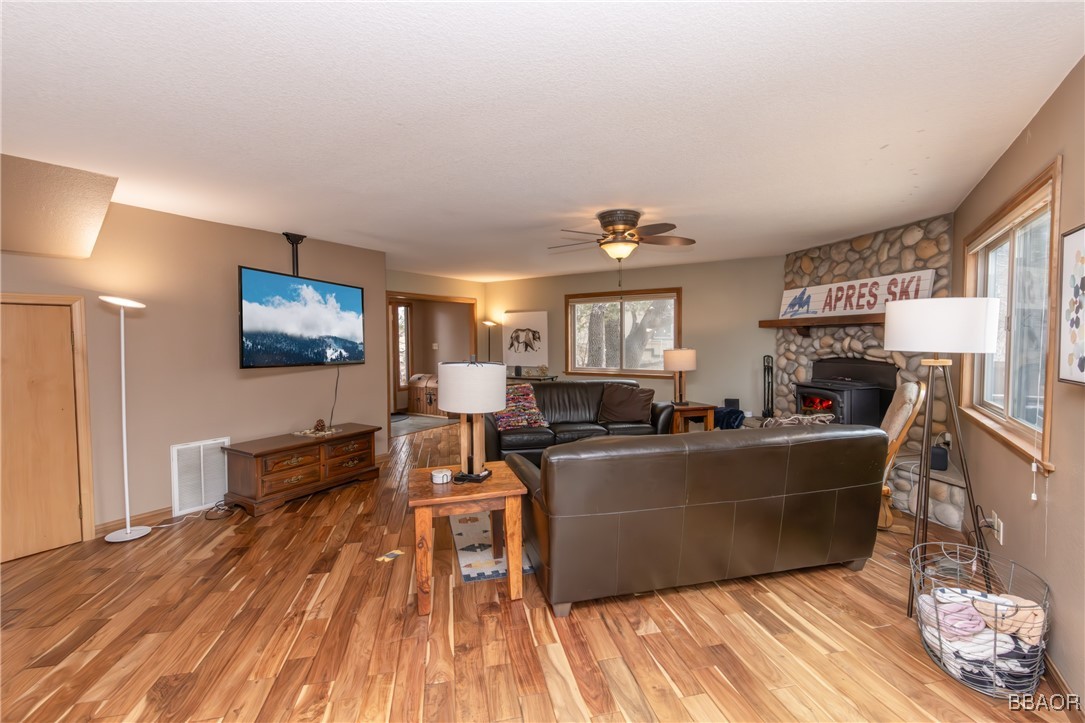 620 Villa Grove Avenue Property Photo 18