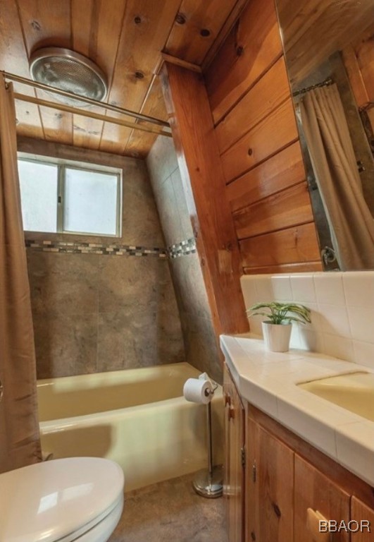 1124 Club View Drive Property Photo 10