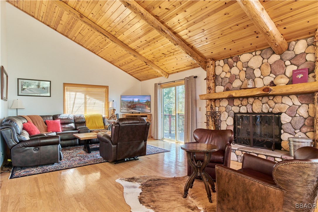 43669 Wolf Road Property Photo 15