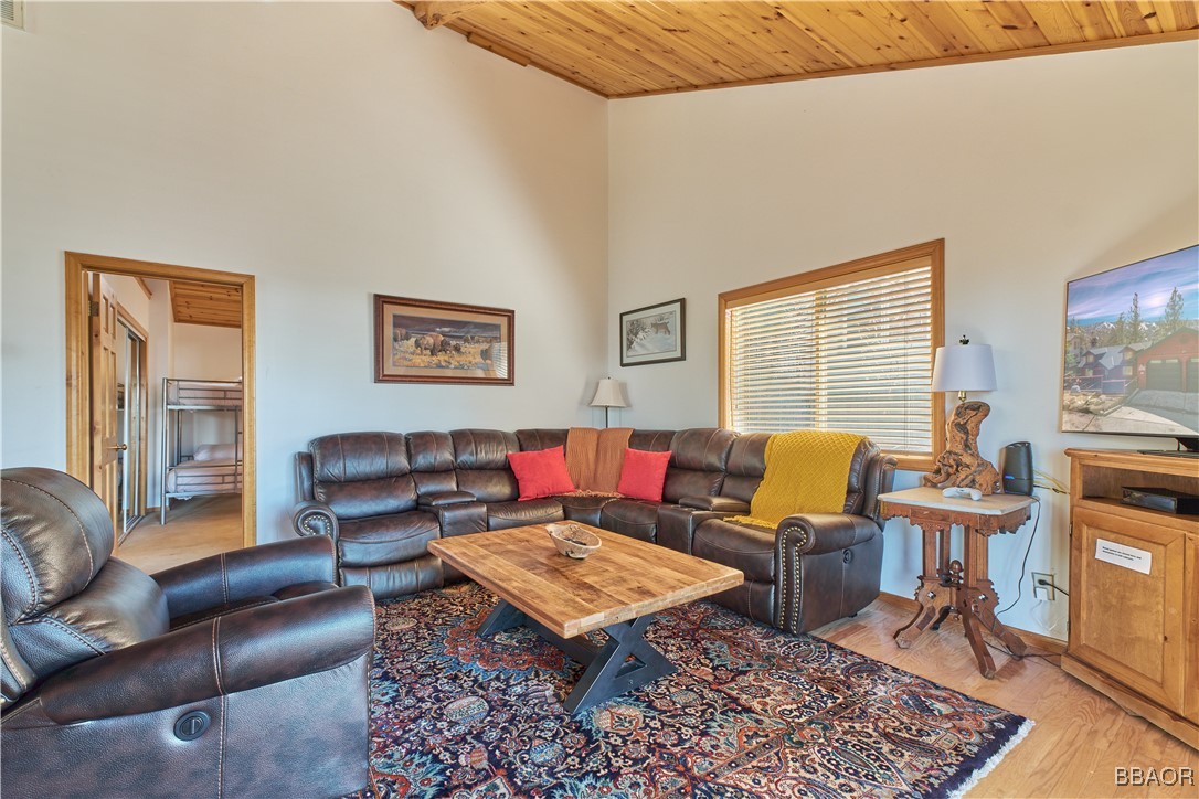 43669 Wolf Road Property Photo 16