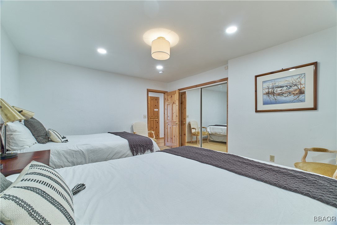 43669 Wolf Road Property Photo 32