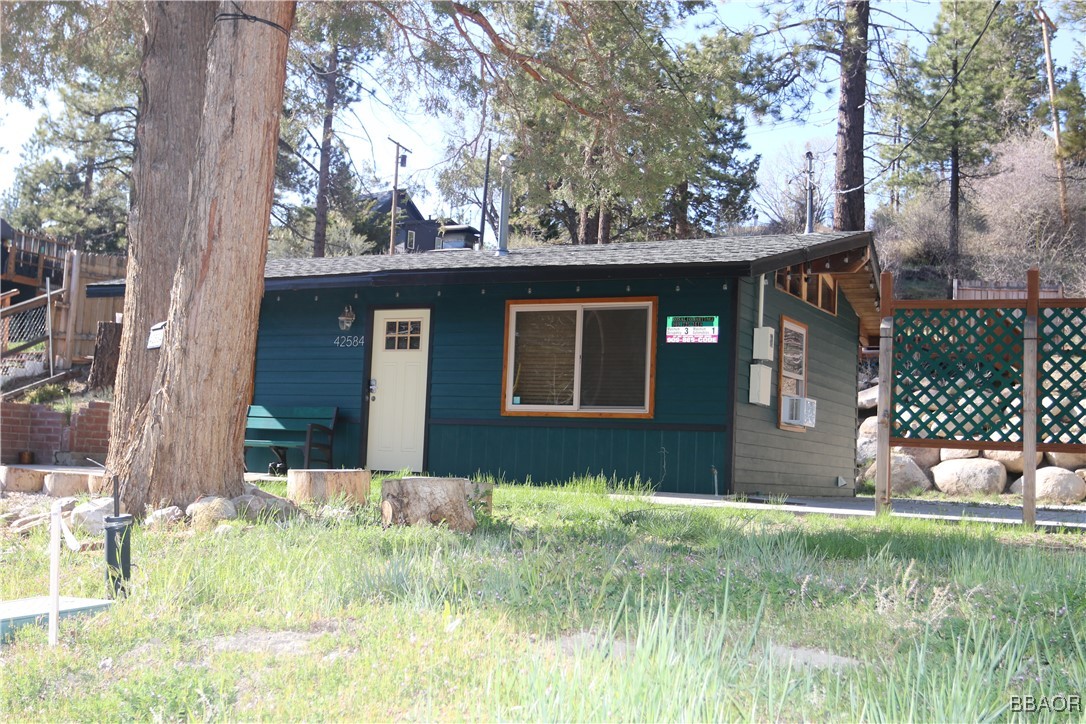 42584 Cougar Road Property Photo 1
