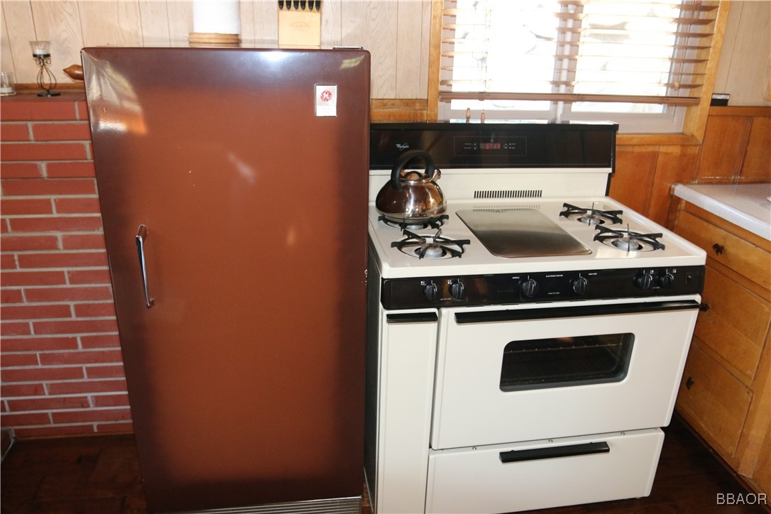 42584 Cougar Road Property Photo 4