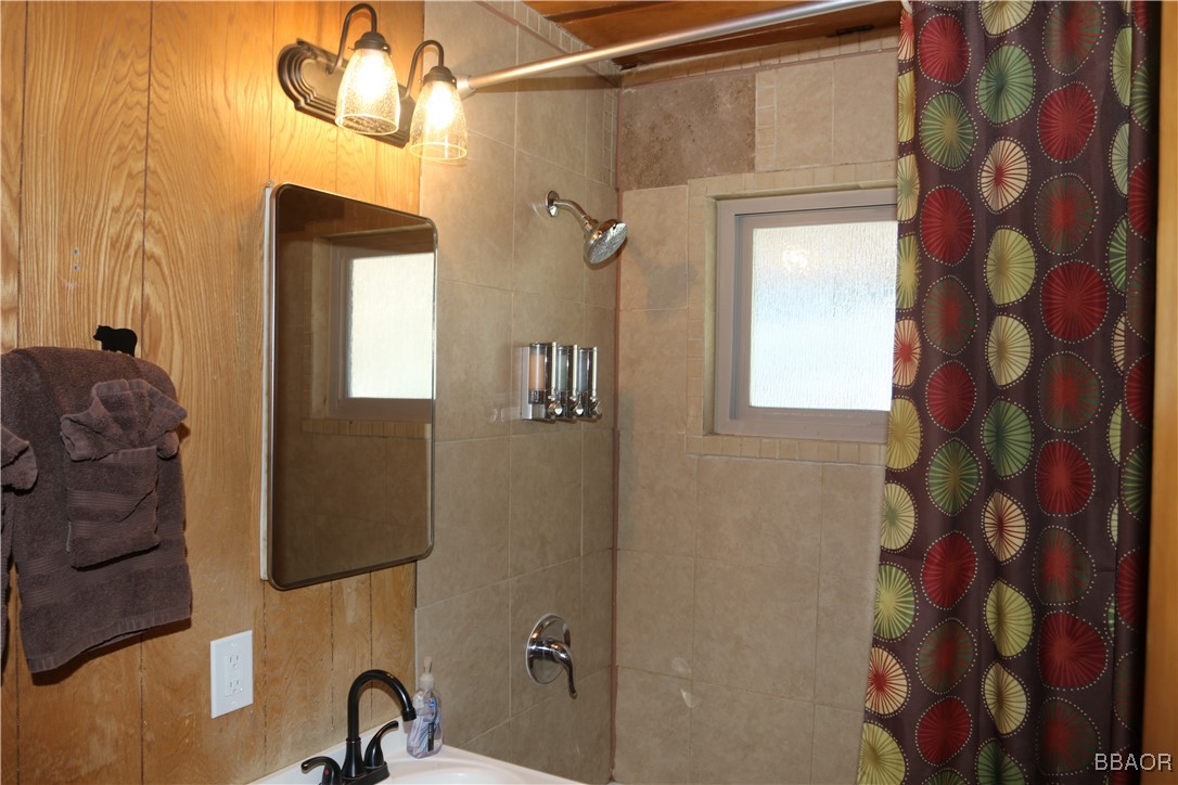 42584 Cougar Road Property Photo 6