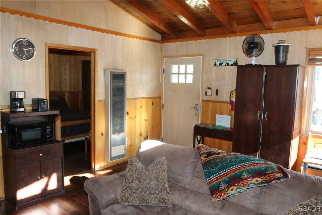 42584 Cougar Road Property Photo 8