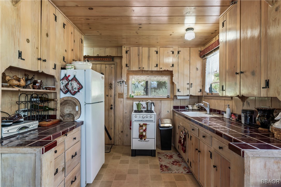 28810 Cedar Drive Drive Property Photo 7