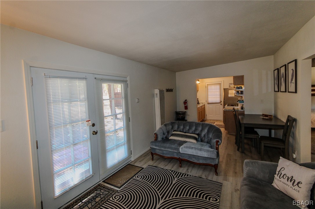 805 East Fairway Boulevard Property Photo 5