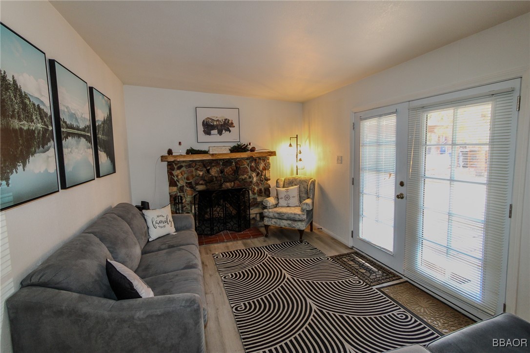 805 East Fairway Boulevard Property Photo 6