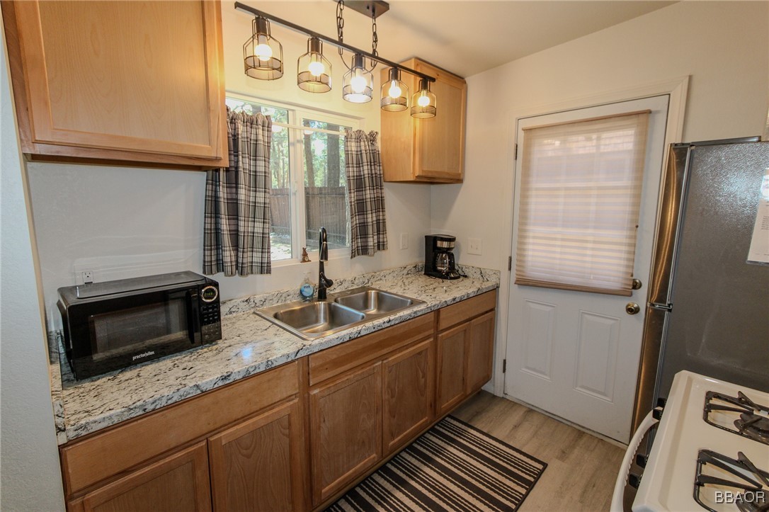 805 East Fairway Boulevard Property Photo 12