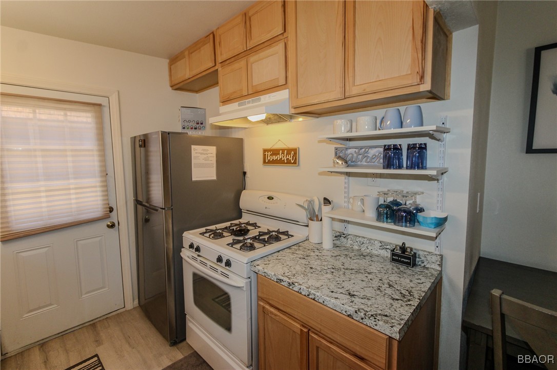 805 East Fairway Boulevard Property Photo 13