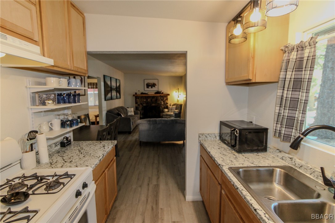 805 East Fairway Boulevard Property Photo 14