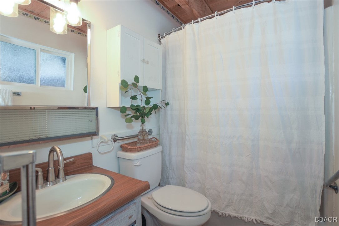 1019 Feather Mountain Drive Property Photo 12